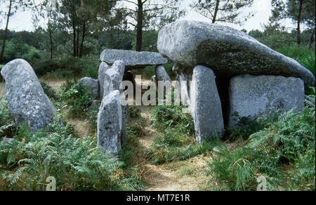 Cultura megalitica. La Francia. Sud della Bretagna. Dolmen di Kerival. Costruite prima di 4500 BC. Dipartimento di Morbihan. Carnac comune. Foto Stock