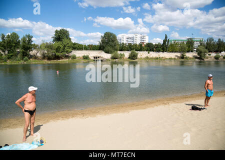 Tiraspol, Moldavia, bagnanti al Dnister Foto Stock