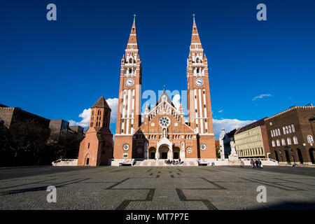 Szeged, Ungheria - 13 Marzo 2018: la Chiesa Votiva e la Cattedrale di Nostra Signora di Ungheria a Szeged Foto Stock