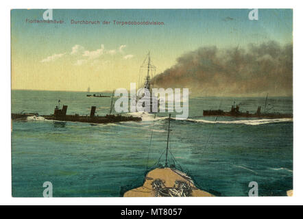 German Historical cartolina: Marina manovre. Uno squadrone di silurare le navi in mare. La prima guerra mondiale (1914-1918). Germania. Foto colorate Foto Stock