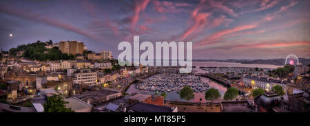 GB - DEVON: Torquay harbour & città al tramonto (immagine HDR) Foto Stock