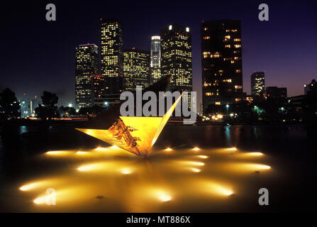 1990 fontana storica DIPARTIMENTO DI ACQUA E PISCINA potenza skyline del centro di Los Angeles California USA Foto Stock