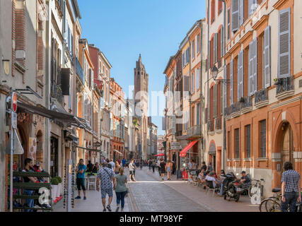 Negozi e caffetterie sulla Rue du Taur, Toulouse, Languedoc, Francia Foto Stock