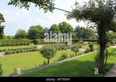 Giardini presso il giardino emmetts National Trust Foto Stock