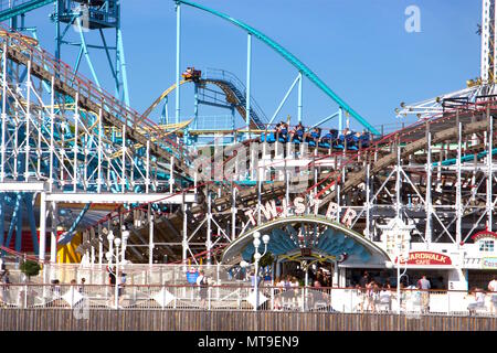 Il divertimento parco tematico Tivoli Gröna Lund (Luna Park) in Djugarden, Stoccolma, Svezia Foto Stock