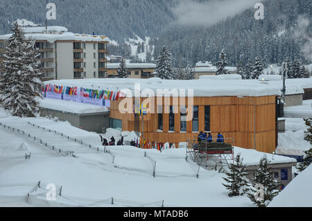 Centro congressi, Davos, città ospitante del Forum Economico Mondiale, Svizzera, Gennaio 2018 Foto Stock