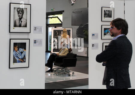 David Bowie Ausstellung bei Aston Martin Berlin offre: atmosfera Dove: Berlino, Germania Quando: 26 Apr 2018 Credit: WENN.com Foto Stock