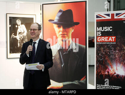 David Bowie Ausstellung bei Aston Martin Berlin offre: Sebastian legno Dove: Berlino, Germania Quando: 26 Apr 2018 Credit: WENN.com Foto Stock