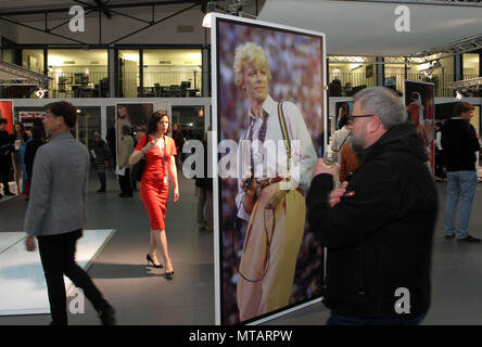 David Bowie Ausstellung bei Aston Martin Berlin offre: atmosfera Dove: Berlino, Germania Quando: 26 Apr 2018 Credit: WENN.com Foto Stock