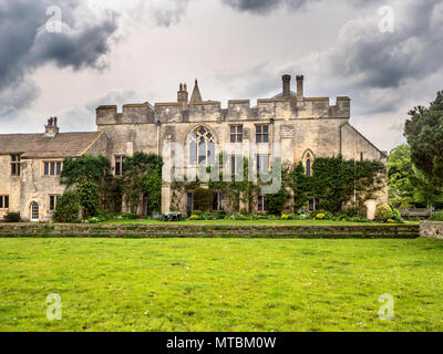 Markenfield Hall historic moated manor house vicino a Ripon North Yorkshire, Inghilterra Foto Stock