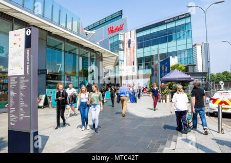 Una vista esterna del Centro Commerciale Westfield di White City, Shepherd's Bush a ovest di Londra, Regno Unito. Foto Stock