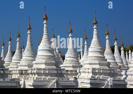 Sandamuni Paya pagoda di Mandalay Foto Stock