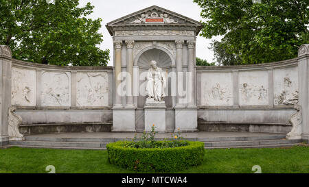 Monumento del scrittore Franz Grillparzer in Volksgarten Vienna (Austria) Foto Stock