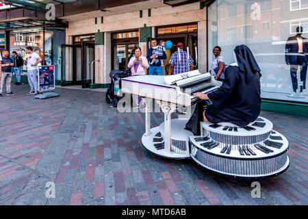 Abington St, Northampton, Inghilterra, Regno Unito. Foto Stock