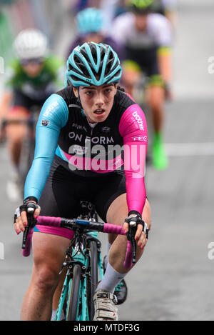 Anna Henderson del Team OnForm gareggia nella gara d'élite femminile DELLA OVO Energy Tour Series 2018 a Wembley, Londra, Regno Unito. Gara ciclistica 7° round Foto Stock