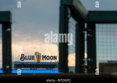 Kansas City, MO, Stati Uniti d'America. 29 Maggio, 2018. Ritardo di pioggia il Kansas City Royals e del Minnesota Twins gioco presso Kauffman Stadium di Kansas City, MO. Kyle Rivas/Cal Sport Media/Alamy Live News Foto Stock