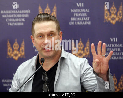 Kiev, Ucraina. Il 30 maggio 2018. STEPHEN BALDWIN, attore statunitense, parla con i media durante la sua conferenza stampa a Kiev in Ucraina, il 30 maggio 2018. BALDWIN è venuto a Kiev per prendere parte al National Prayer Breakfast dell'Ucraina. Credito: Serg Glovny/ZUMA filo/Alamy Live News Foto Stock