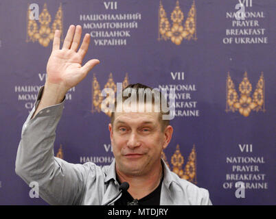 Kiev, Ucraina. Il 30 maggio 2018. STEPHEN BALDWIN, attore statunitense, parla con i media durante la sua conferenza stampa a Kiev in Ucraina, il 30 maggio 2018. BALDWIN è venuto a Kiev per prendere parte al National Prayer Breakfast dell'Ucraina. Credito: Serg Glovny/ZUMA filo/Alamy Live News Foto Stock