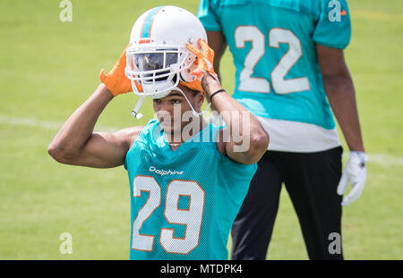 Davie, Florida, Stati Uniti d'America. Il 30 maggio 2018. Delfini di Miami defensive back Minkah Fitzpatrick (29) durante il team organizzato attività La Baptist Health Training Facility a Nova Southeastern University in Davie, Florida il 30 maggio 2018. Credito: Allen Eyestone/Palm Beach post/ZUMA filo/Alamy Live News Foto Stock