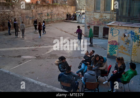 Roma. 'Machiavelli' high school occupata dagli studenti che protestano contro il governo taglia sull'istruzione. L'Italia. Foto Stock