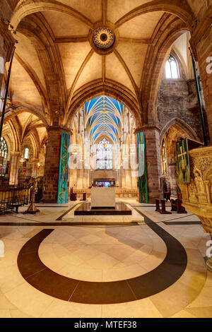 Coro con navata, la cattedrale di St. Giles, Edimburgo, Scozia, Regno Unito Foto Stock