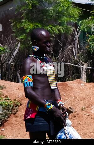 Ritratto di hamer Tribe Uomo - 04-10-2012 valle dell'Omo, Etiopia Foto Stock