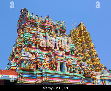 Il tetto del tempio indù Foto Stock