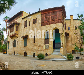 La facciata del Palazzo la Residenza di Palazzo Manial, il famoso punto di riferimento della città di epoca Ottomana, Il Cairo, Egitto. Foto Stock