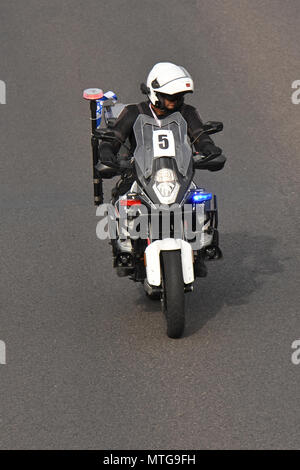 Polilce motociclo su autostrada,Israele Foto Stock