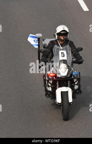 Polilce motociclo su autostrada,Israele Foto Stock