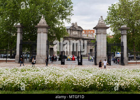 Puerta del Alcala en Madrid, Spagna Foto Stock