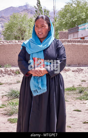 Villaggio Chest-Gogma insegnante della scuola in Ladakh Foto Stock