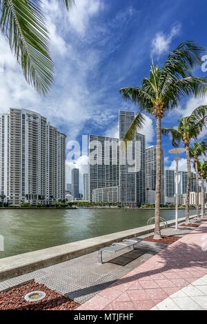Miami riverwalk verso Brickell Foto Stock