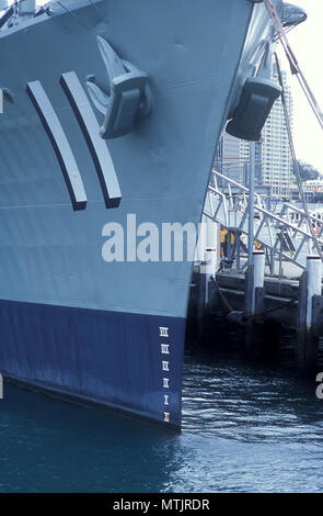 NAVE MARINA AUSTRALIANA CON LINEA PLIMSOL E ANCORAGGI, GARDEN ISLAND NAVAL DOCKYARD, SYDNEY, NUOVO GALLES DEL SUD, AUSTRALIA Foto Stock
