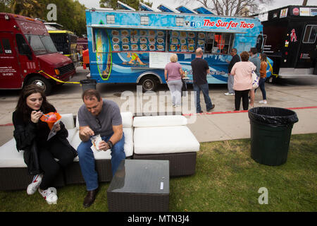 Carrello alimentari, Beverly Hills mostra d'arte, Beverly Gardens Park, Beverly Hills, Los Angeles, California, Stati Uniti d'America Foto Stock