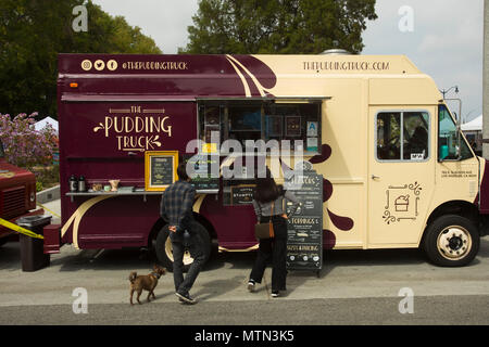 Carrello alimentari, Beverly Hills mostra d'arte, Beverly Gardens Park, Beverly Hills, Los Angeles, California, Stati Uniti d'America Foto Stock