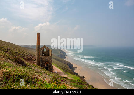 La bellissima Wheal Coates mine sulla costa nord della Cornovaglia in estate il sole, Regno Unito Foto Stock