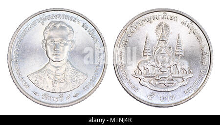 Thailandia 5 baht coin, (1996) isolato su sfondo bianco. Foto Stock