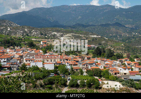 Omodos villaggio di Troodos regione montana di Cipro. Foto Stock