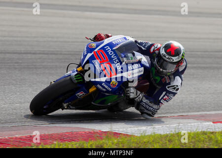 Il pilota spagnolo ed ex Campione del Mondo della MotoGP Jorge Lorenzo a cavallo della sua Movistar Yamaha M1 factory bike a The Official MotoGP test a Sepang Foto Stock