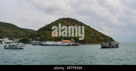 Kien Giang, Vietnam - il Apr 6, 2018. Il molo principale di Nam Du isola al giorno di sole in Kien Giang, Vietnam. Foto Stock