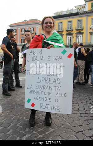 Napoli, Italia. 29 Maggio, 2018. La manifestazione del M5S a Napoli con i militanti del M5S e con il leader politico Luigi Di Maio. Credito: Salvatore Esposito/Pacific Press/Alamy Live News Foto Stock