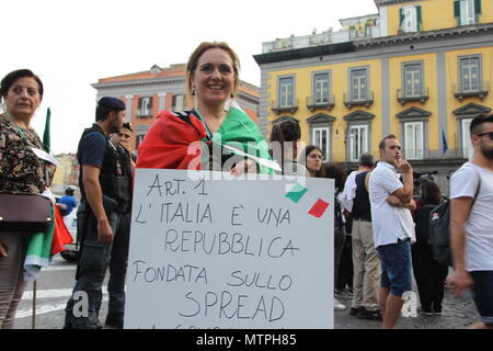 Napoli, Italia. 29 Maggio, 2018. La manifestazione del M5S a Napoli con i militanti del M5S e con il leader politico Luigi Di Maio. Credito: Salvatore Esposito/Pacific Press/Alamy Live News Foto Stock