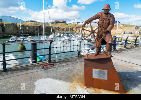 Seaham Marina, Porto, nocchiero statua, Cleveland, County Durham, England, Regno Unito Foto Stock