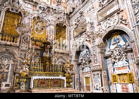 Altare della chiesa di Santa Caterina a Palermo. L'Italia. La chiesa è una sintesi del barocco siciliano, rococò e rinascimentale. Foto Stock