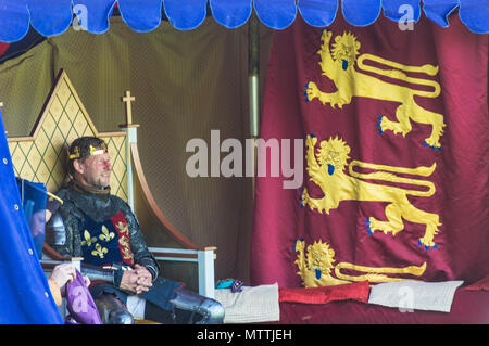 Cirencester; Abbazia motivi park, Re-Enactment medievale, Gloucestershire, UK; Inghilterra Foto Stock