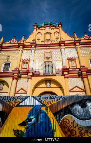 Cattedrale, diocesi Cattolica Romana di San Cristobal de Las Casas, San Cristobal de las Casas, Chiapas, Messico Foto Stock