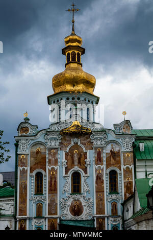 Il cancello Chiesa della Trinità, Pechersk Lavra complesso del convento, Kiev, Ucraina Foto Stock