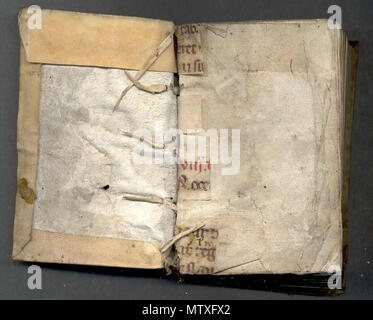 . Bucheinband aus Pergamentmakulatur . Xvi secolo. non applicabile 476 Pergamentmak.bindung Foto Stock