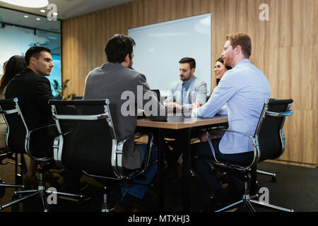 Foto di riunioni in sala conferenze Foto Stock